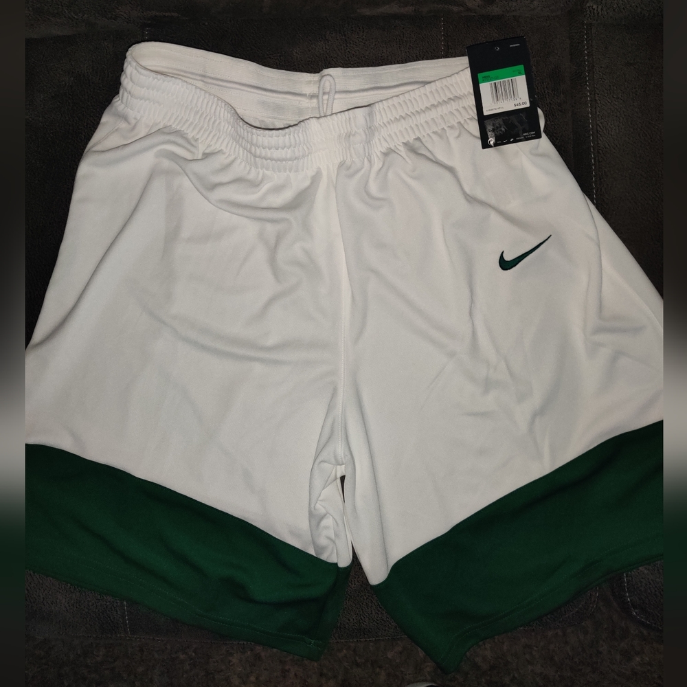 Nike men's shorts nwt XL